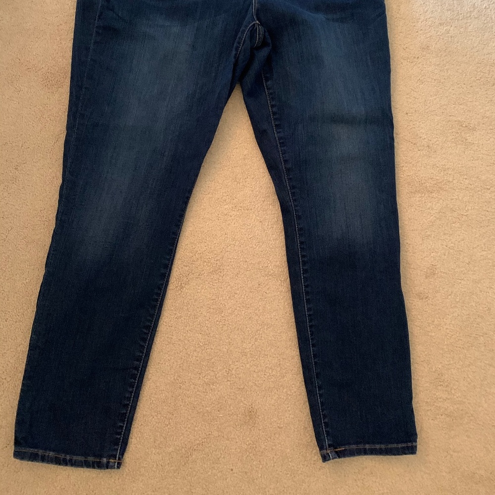 Jeans - Picture 2 of 3